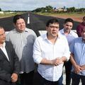 Governador entrega obras em Valença e anuncia escolas de tempo integral
