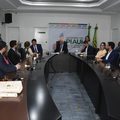 Rafael Fonteles transmite cargo e viaja para a Europa em busca de investimentos