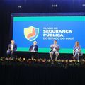 Secretária das Mulheres do Piauí debate violência contra mulheres em plenária de segurança pública.