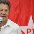 "Tirar dos 100 mil para dar aos 100 milhões", disse Haddad ao PT. Foi aplaudido de pé