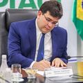 Rafael Fonteles sanciona lei que proíbe uso de celulares nas escolas do Piauí