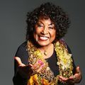 Seis e Meia homenageia mulheres com show de Rosa Marya Colin pelos 60 anos de carreira