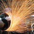 Produção industrial tem alta de 0,1% de março para abril