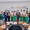 Governador comemora com alunos de Pedro II medalha de ouro na Olimpíada Brasileira de Tecnologia